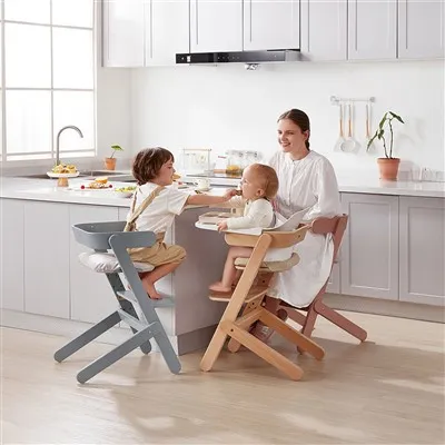 Деревянный стульчик для кормления